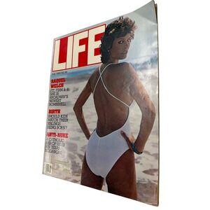 Vintage LIFE Magazine July 1982 Raquel Welch Cover